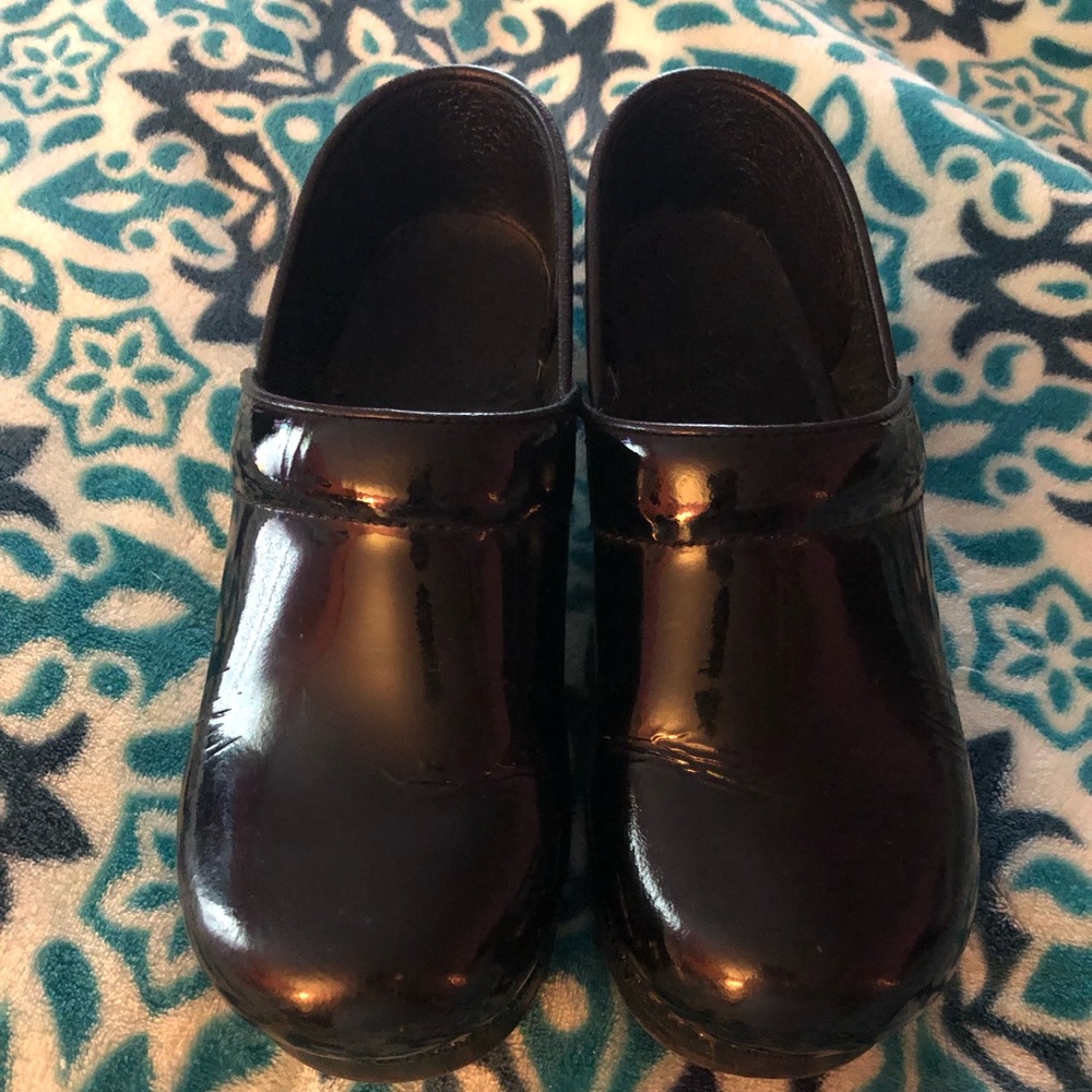 Dansko shiny black shoes size 38